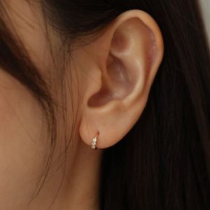 純銀迷你圈耳環 em925純銀┃耳扣式耳環┃mini小鑽圈扣
