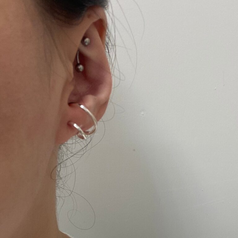 純銀耳釘耳骨夾 em925純銀┃耳釘┃雙C耳骨耳釘
